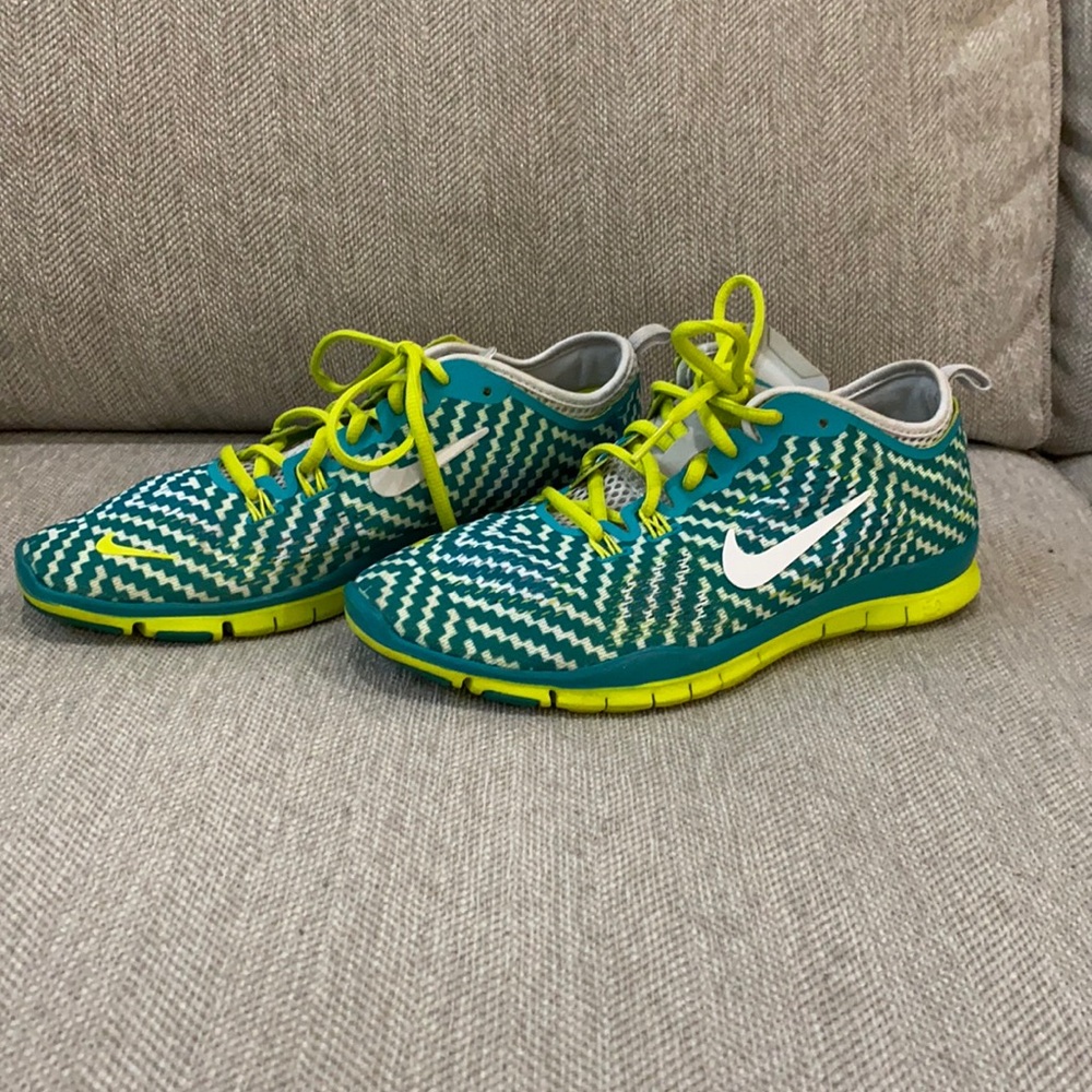 Nike 5.0 Fire, multi color, size 7